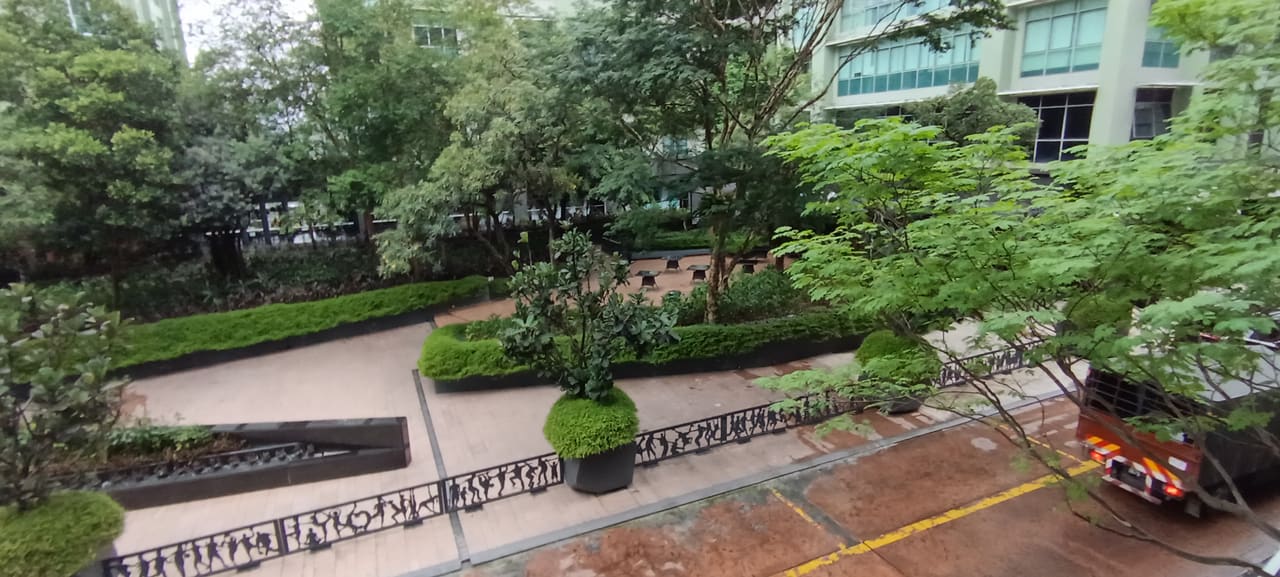 Publika 的花园与步道